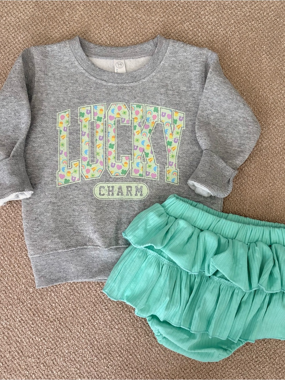 Lucky Charm Grey Sweatshirt & Mint Ruffle Bloomers Set - Kids